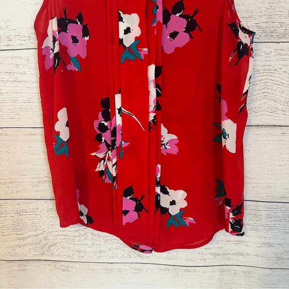 41 Hawthorn Breyon Red Floral Sleeveless Blouse. - Picture 5 of 5